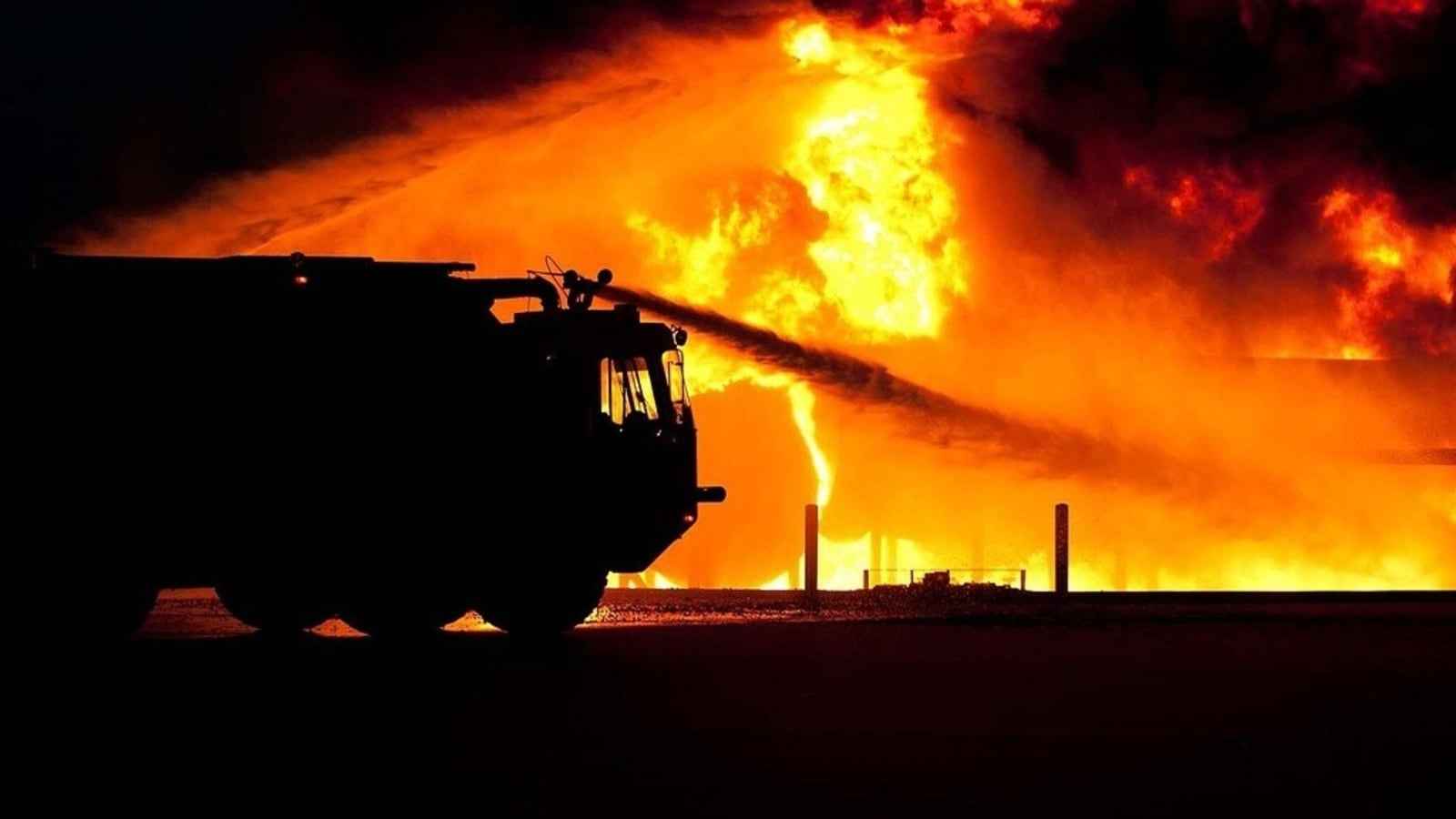 Fire Iraq shopping mall