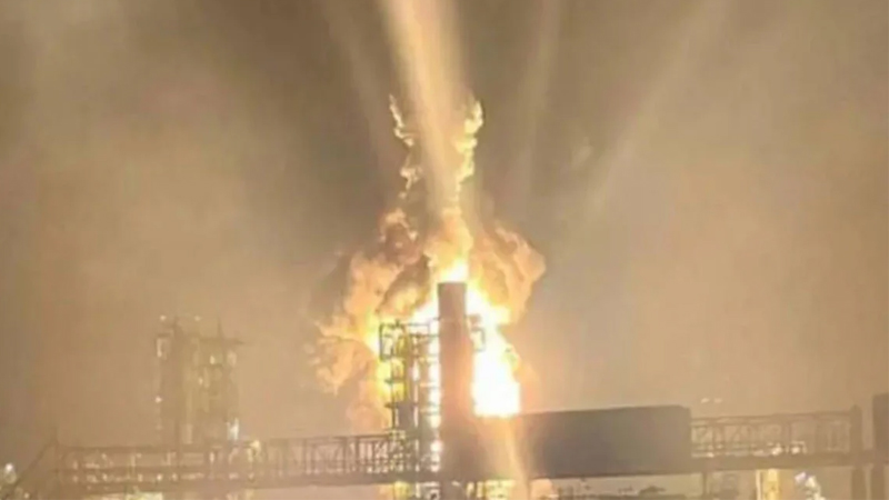 ukrain attack on russians oil plant