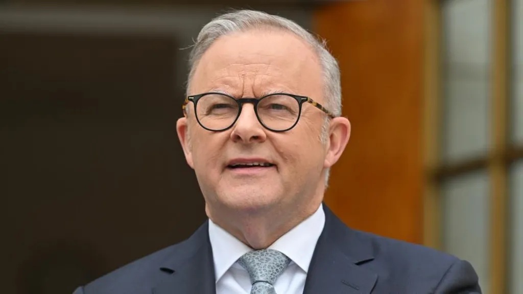 Private numbers of Australia PM and Donald Trump Jr publicly listed on website