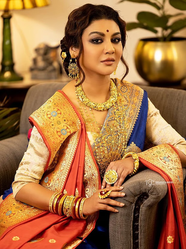 জয়া আহসানের ৪৫ বছর পুরোনো মায়ের বিয়ের শাড়ি পরে ফটোশুট 83 joya