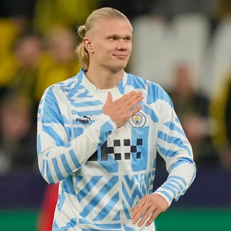 'Cold Palmer' Gets Legal Edge: Chelsea Star Trademarks 'Shiver' Celebration for Commercial Use 5 Erling Haaland