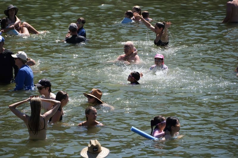 Temperatures hit 27 degrees in some parts of the city as early as 5.30am and by 12 noon it was 38 degrees at Sydney Airport