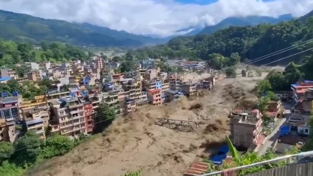 Sudden Tsunami Hit Nepal’s Mountains: Death Toll Rises to 157, More Than 400 Tourists Missing 4 nepal flood
